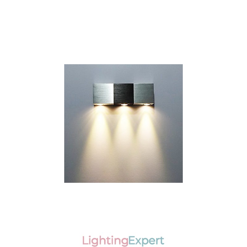 Modern Wall Light with Scattering Light Rectangular Aluminium Body
