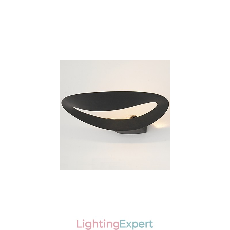 Artistic Wall Light with 1 Light in Black & White
