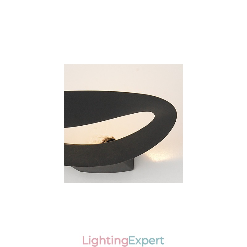 Artistic Wall Light with 1 Light in Black & White
