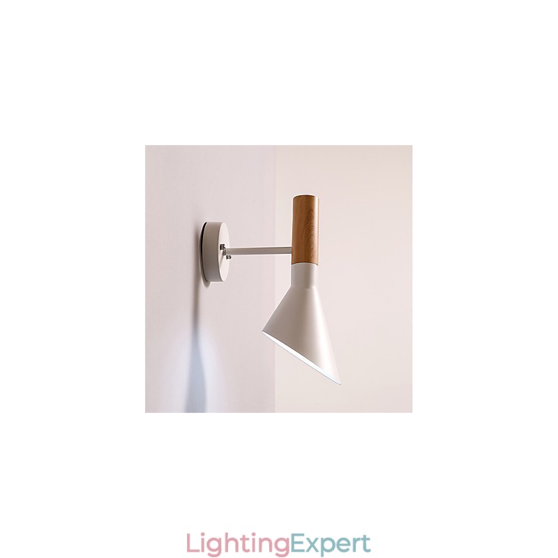 Northern Europe Style Wood Grain Metal Wall Lights Living Room Restaurant Light Angle Adjustable