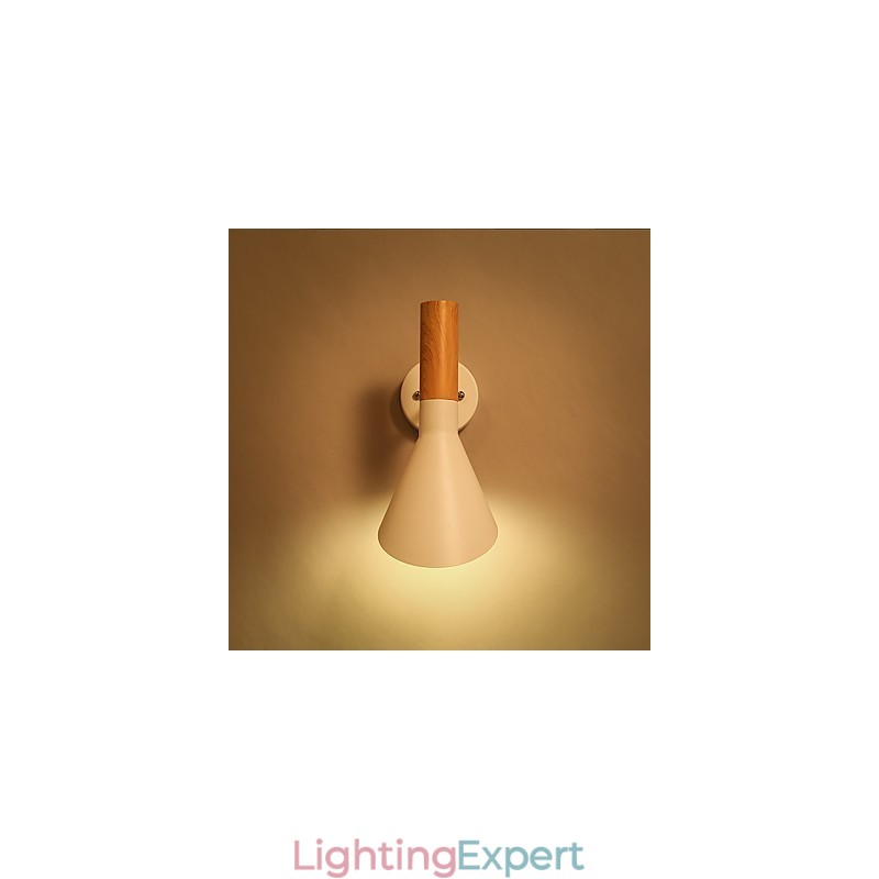 Northern Europe Style Wood Grain Metal Wall Lights Living Room Restaurant Light Angle Adjustable